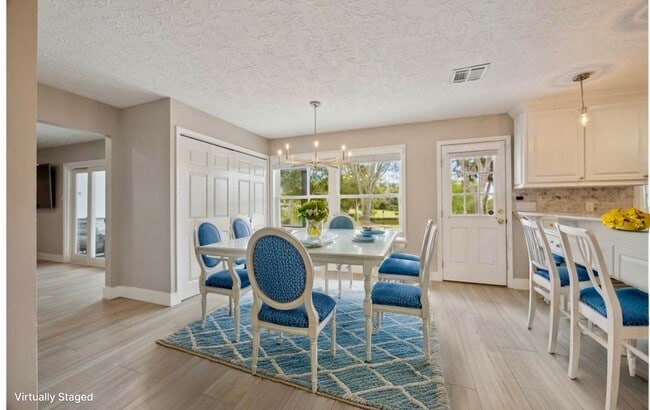 Building Photo - 205 W Bayou Dr