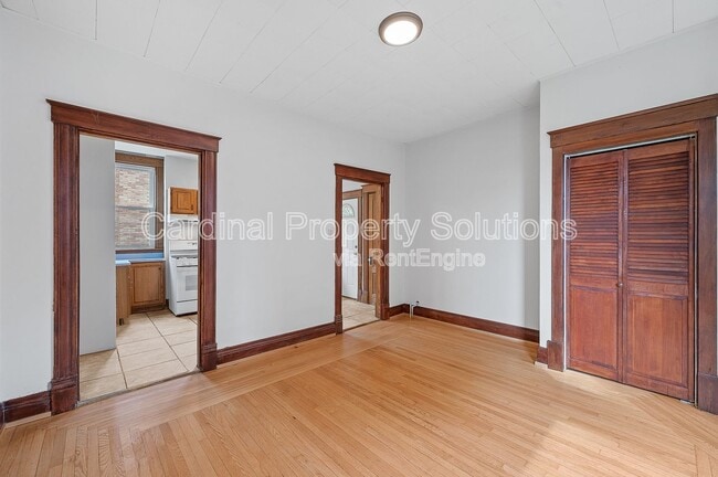 Building Photo - 3158 Montana Ave