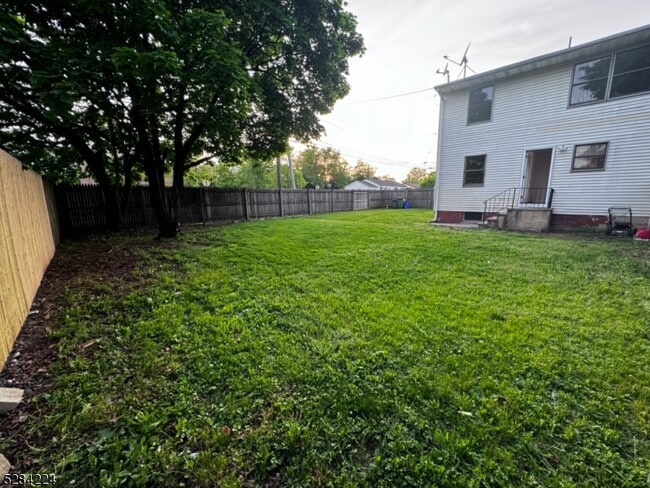 Building Photo - 30 Martin St
