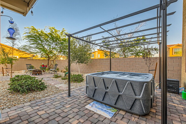 Building Photo - GATED 2-STORY HOME!