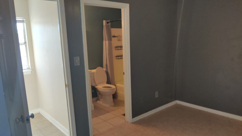 Building Photo - 2925 Carriage Row Ln