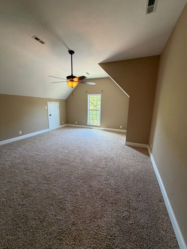 Building Photo - 266 Turnberry Circle