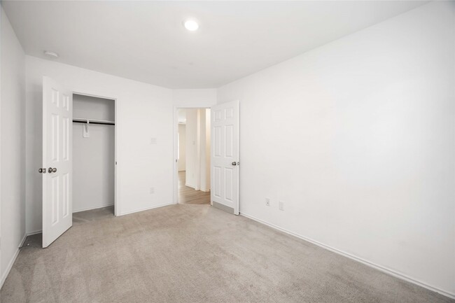 Building Photo - 3651 Solanum Dr