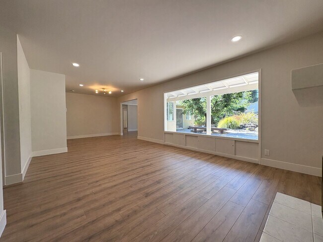 Building Photo - Newly Remodeled Single Family Home in Los ...
