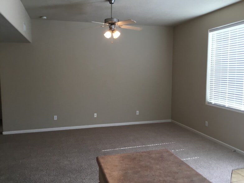 Building Photo - 2020 Palenque Dr SE