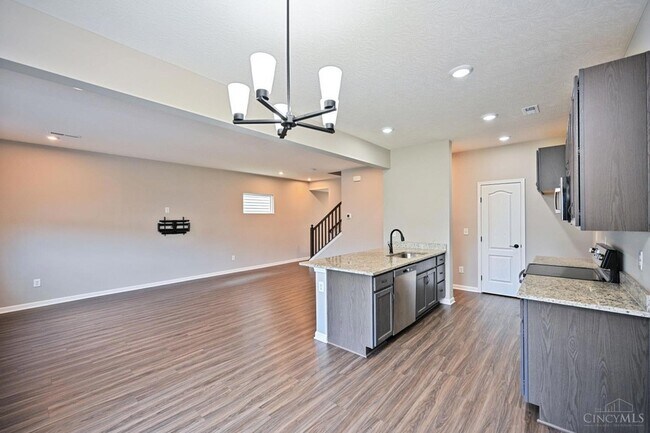 Building Photo - 1538 Summerview Ln