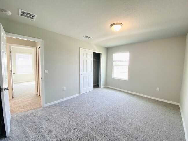 Building Photo - Home in St Cloud for Rent