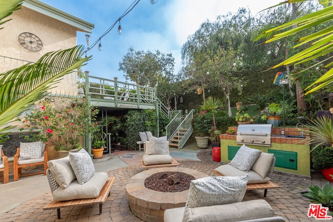 Building Photo - 7538 W 81st St