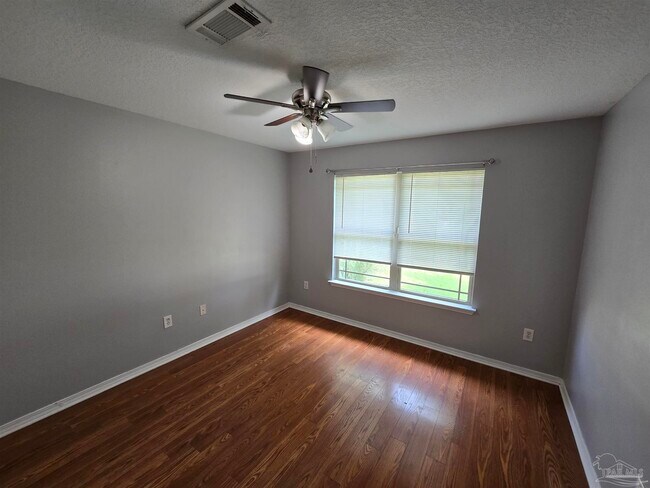 Building Photo - 2320 Badger Cir