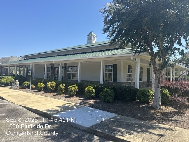 Building Photo - 1914 Bluffside Dr