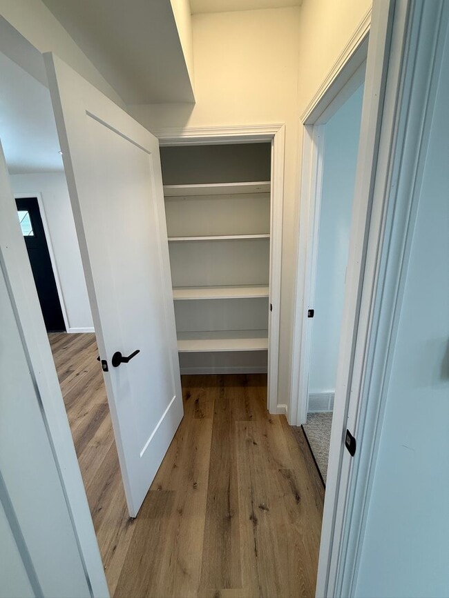 Building Photo - All new 3 bed / 2 bath home in wonderful West Salem neighborhood with garage!