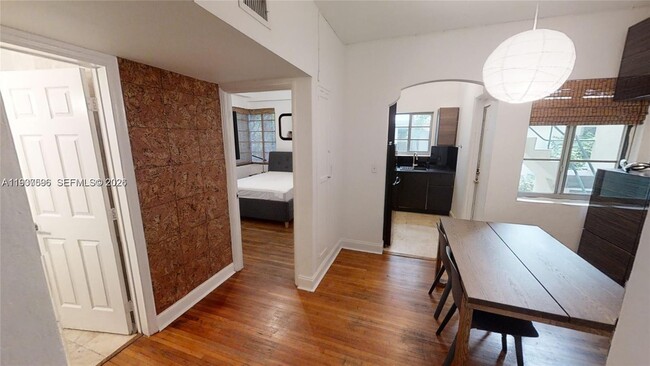 Building Photo - 1341 Meridian Ave