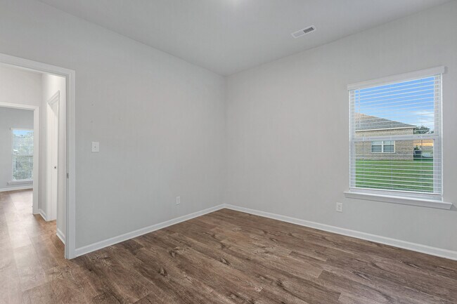 Building Photo - 303 Ivyleaf Dr