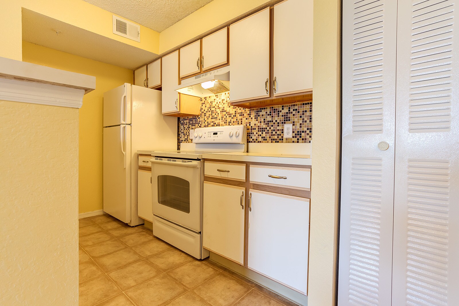 Building Photo - 2214 Grand Cayman Ct