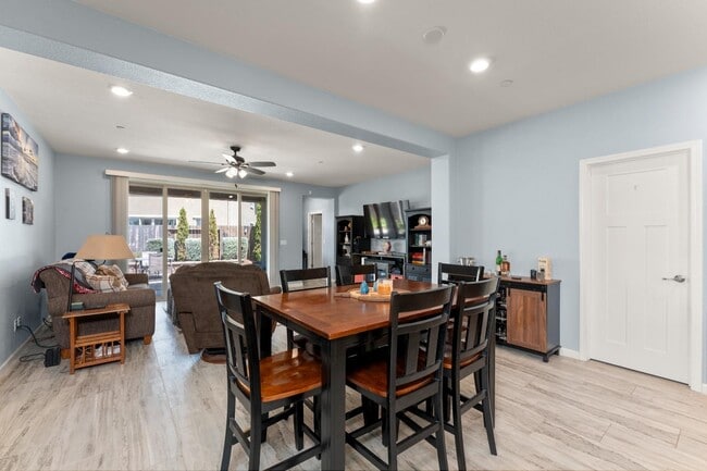 Building Photo - 9363 Wild Lilac Cir