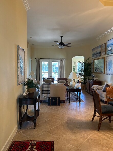 Building Photo - 20099 Seadale Ct