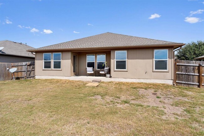 Building Photo - 300 Camellia Dr