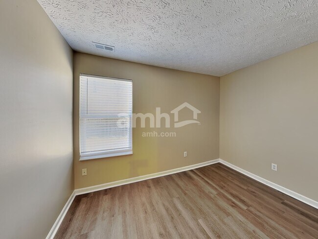 Building Photo - 2926 Limber Pine Dr