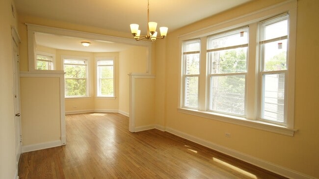 Building Photo - 2816 N Troy St