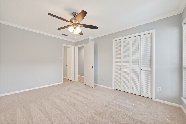 Building Photo - 5218 Palmetto St