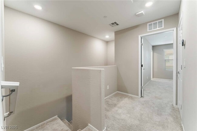 Building Photo - 25 Alamere Falls Dr