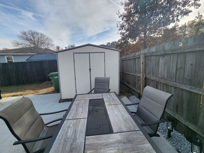 Building Photo - Cozy 3 Bedroom 2 Bath Corner Lot in Columbus, GA