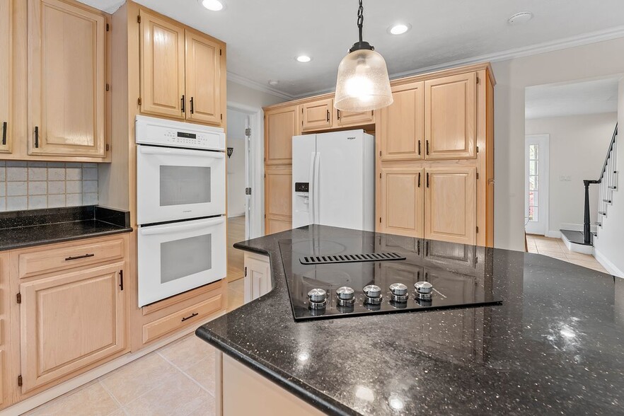 Building Photo - 4673 Shadyside Ln