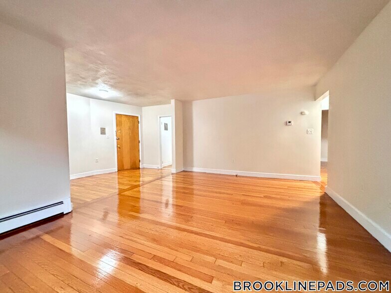 Building Photo - 312 Tappan St