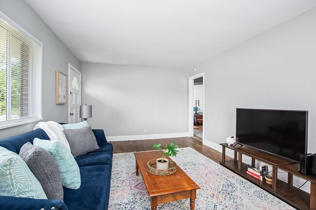 Building Photo - Adorable home in Kernersville!