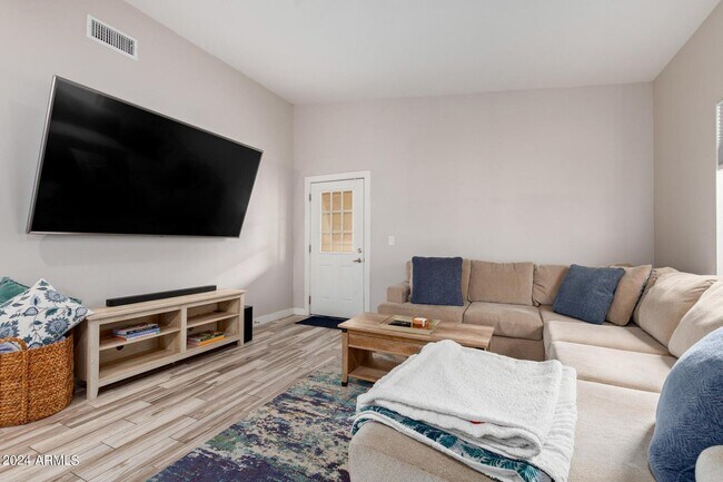 Building Photo - 2647 E Contention Mine Rd