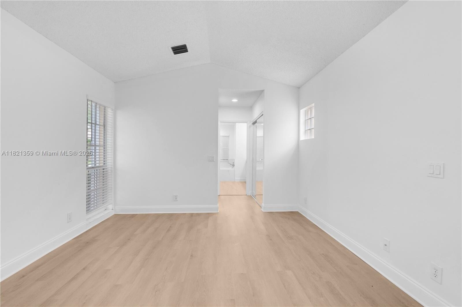 Building Photo - 1525 Seabay Rd