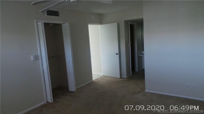 Building Photo - 2651 S Course Dr