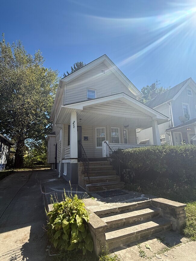 Primary Photo - 3611 E 103rd St