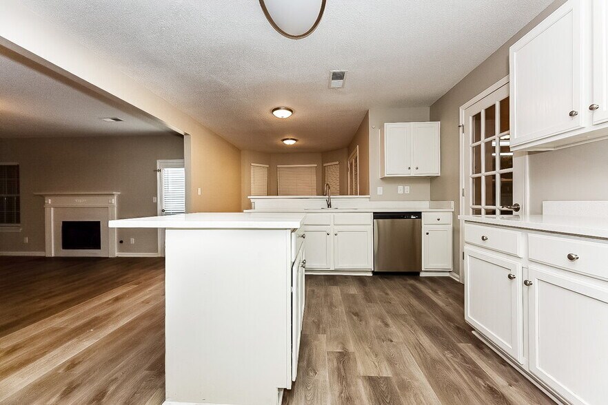 Building Photo - 4305 Ward Bluff Dr