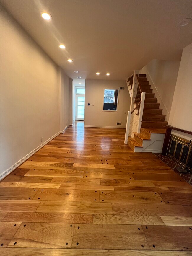Living Room - 2045 Waverly St