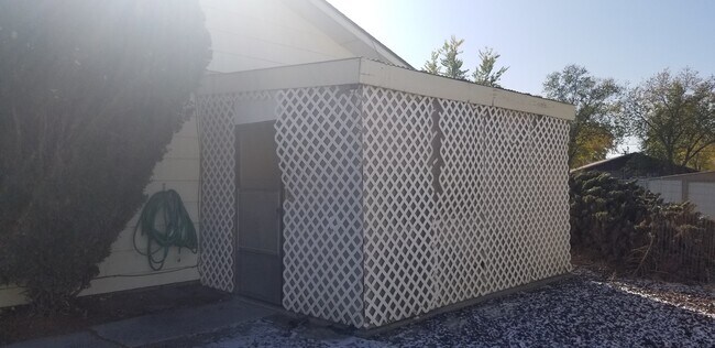 Building Photo - 571-578 29 3/8 Rd