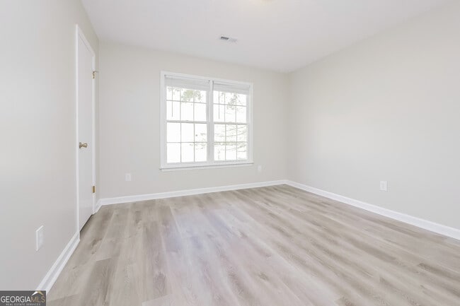 Building Photo - 315 Cornwallis Way