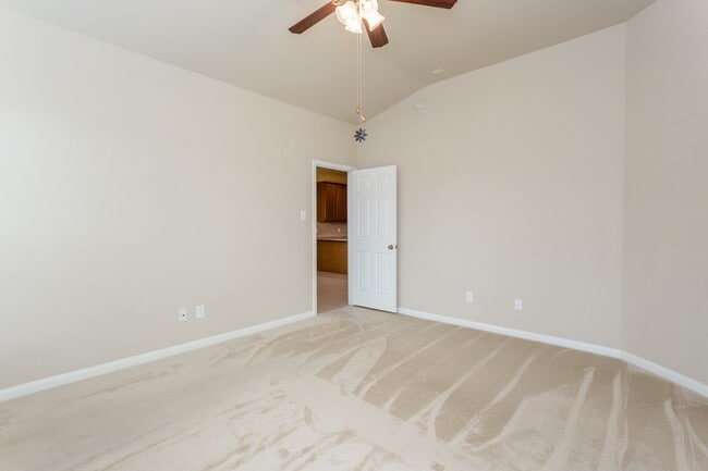 Building Photo - 14714 Salamanca Ct