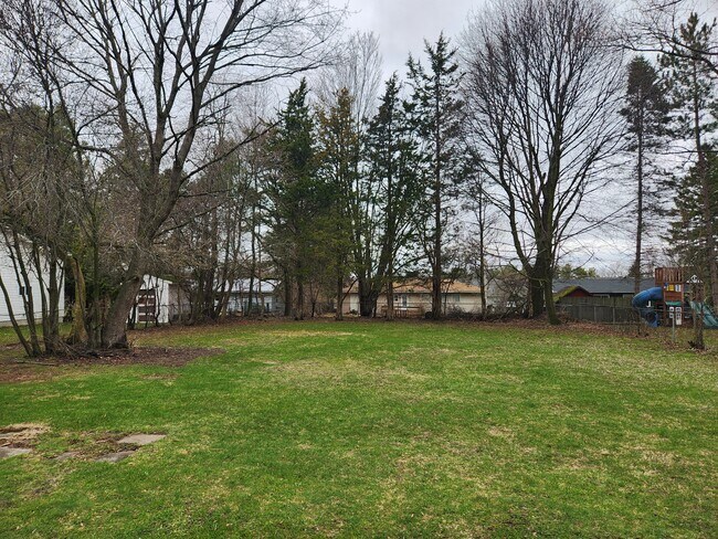 Building Photo - 118 Barclay Rd