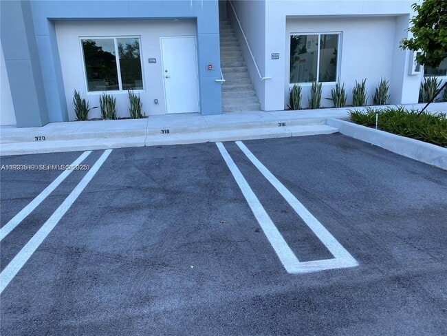 Building Photo - 2535 NE 193rd St