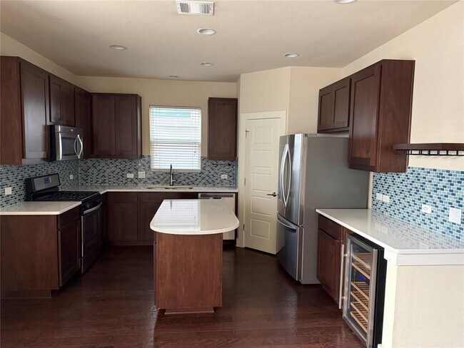 Building Photo - 2825 Stock Dr