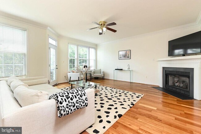 Building Photo - 829 Valemount Terrace NE