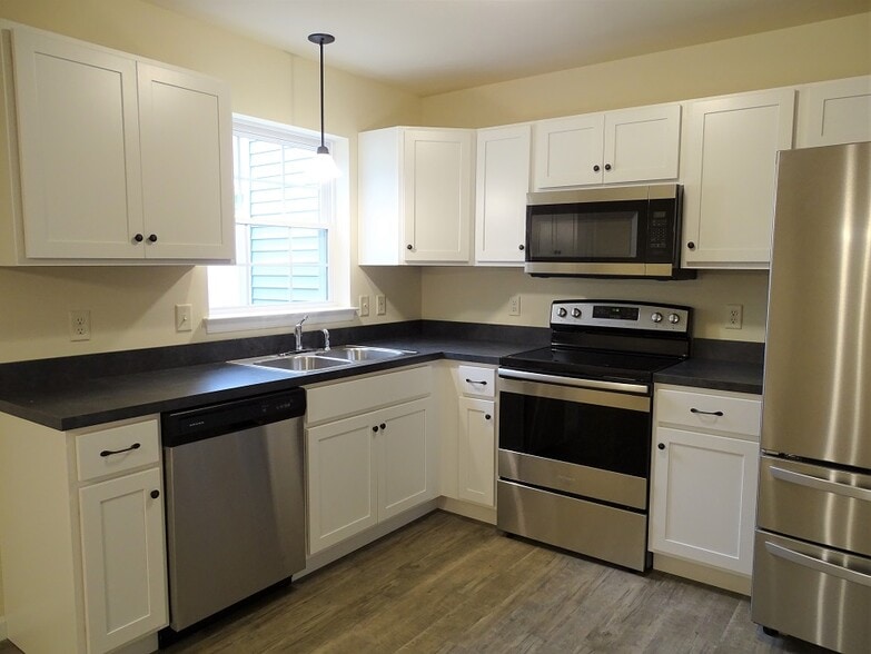 Building Photo - 609 Byler Cir