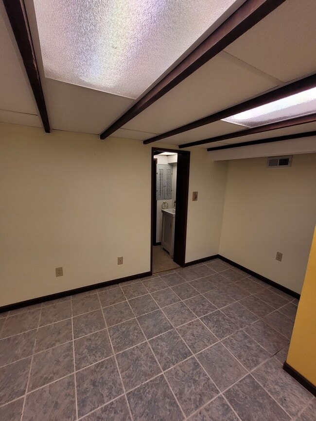 Building Photo - Spacious Home-Benton Stephens Neighborhood