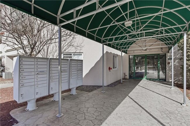 Building Photo - 31 Devereux Ave