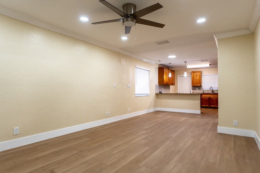 Building Photo - 10911 NW 45th St