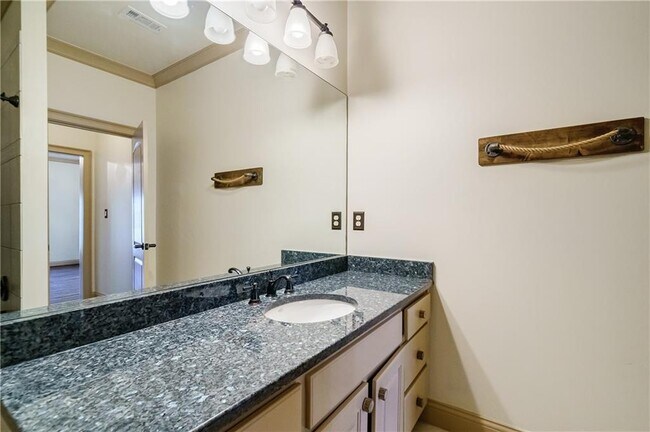 Building Photo - 521 Brendlynn Ct