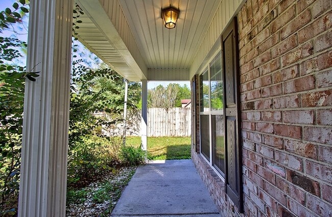 Building Photo - 771 Live Oak Church Rd