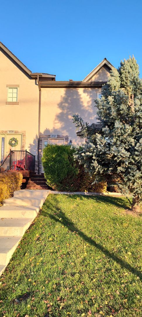 Building Photo - Beautiful Salt Lake Townhome!!!
