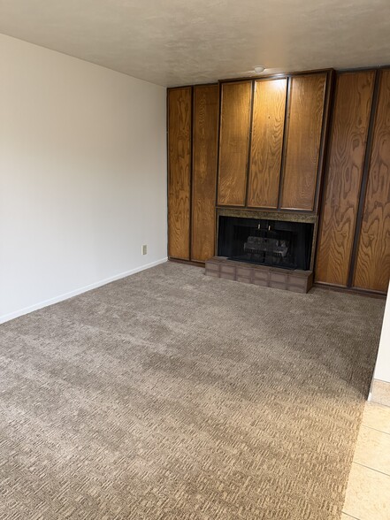 Family Room - 1306 S 200 W